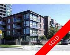 Collingwood VE Condo for sale:  2 bedroom 871 sq.ft. (Listed 2007-07-05)